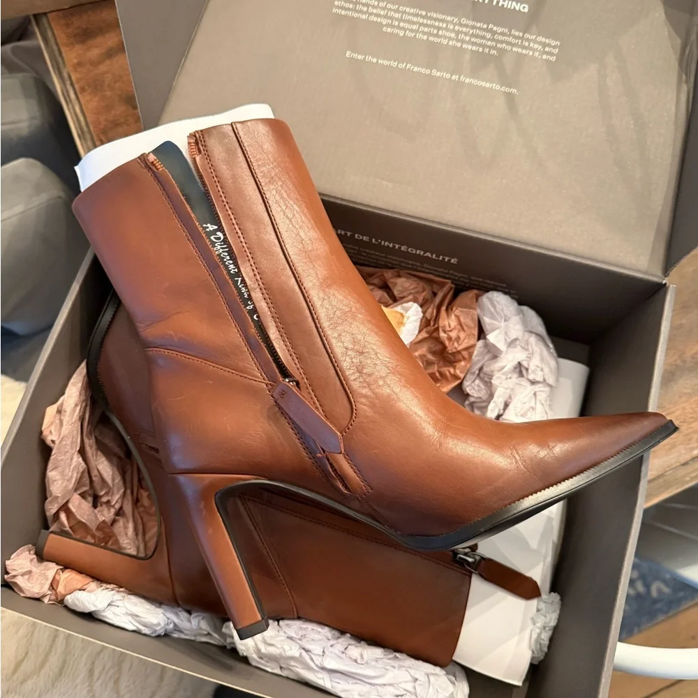 NIB Franco Sarto Tobacco Leather Pointed Toe Boots - Picture 1 of 2